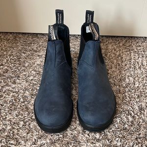Blundstone Chelsea boot in blueberry